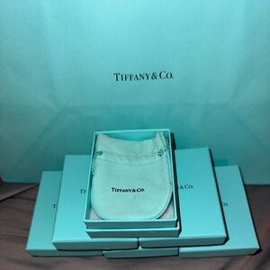 Tiffany & Co. Blue Jewelry Box Set (the set is one box and one pouch for $20)